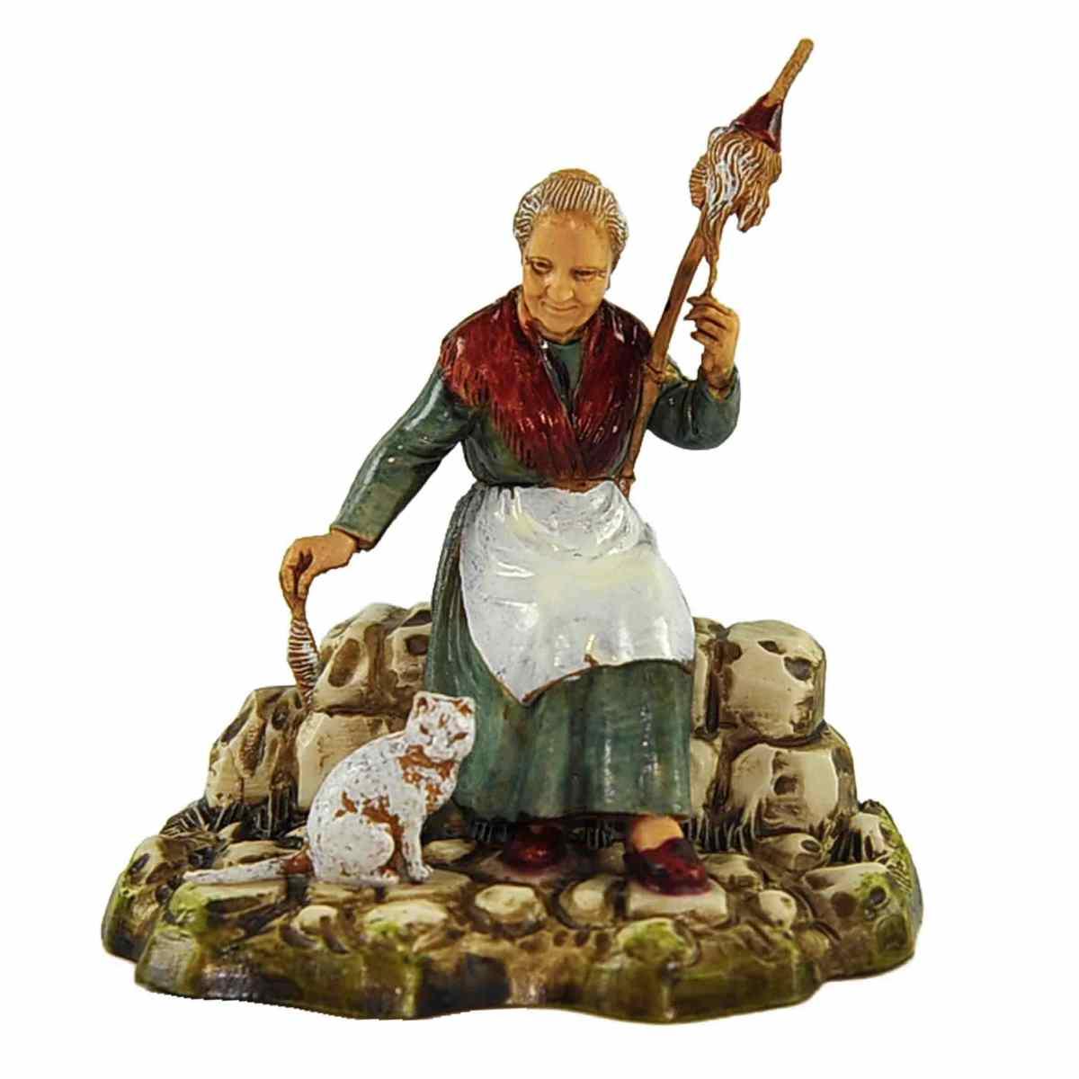 Statua cm.10 Filatrice Anziana Seduta con il Gatto | Moranduzzo