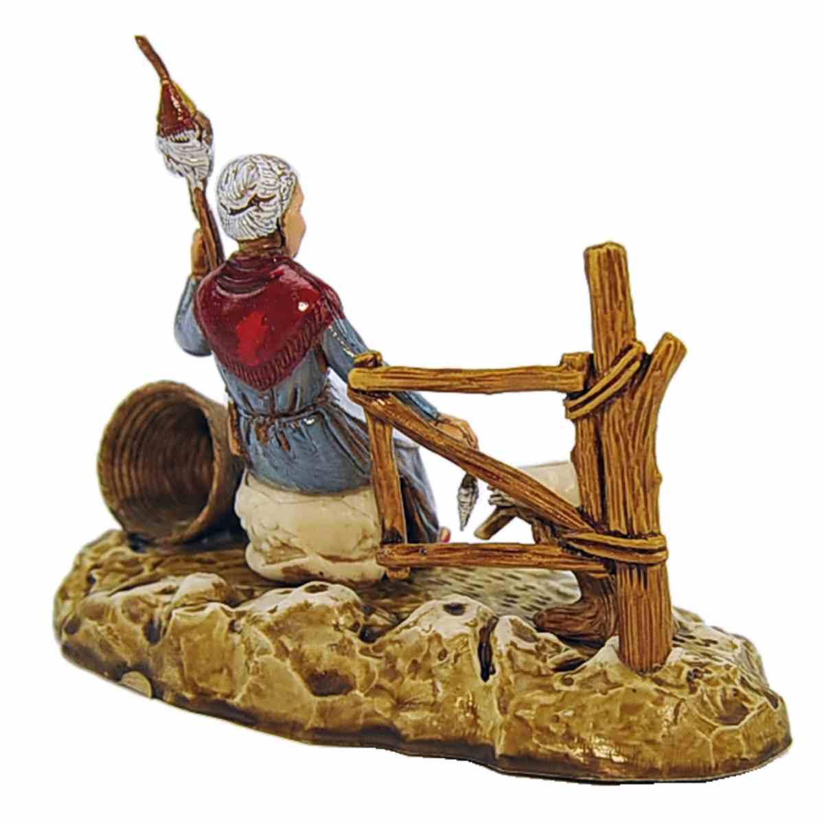 Statua cm.10 Donna Seduta che Fila con la Colomba | Moranduzzo