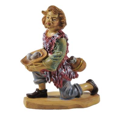 Statua cm.12 Pastore Adorante in Ginocchio con Cesta Uova e Borraccia | Rossi Rosa