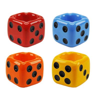 Posacenere Ceramica Dado 8,5x8,5xh7 4 Colori Assortiti | Gicos