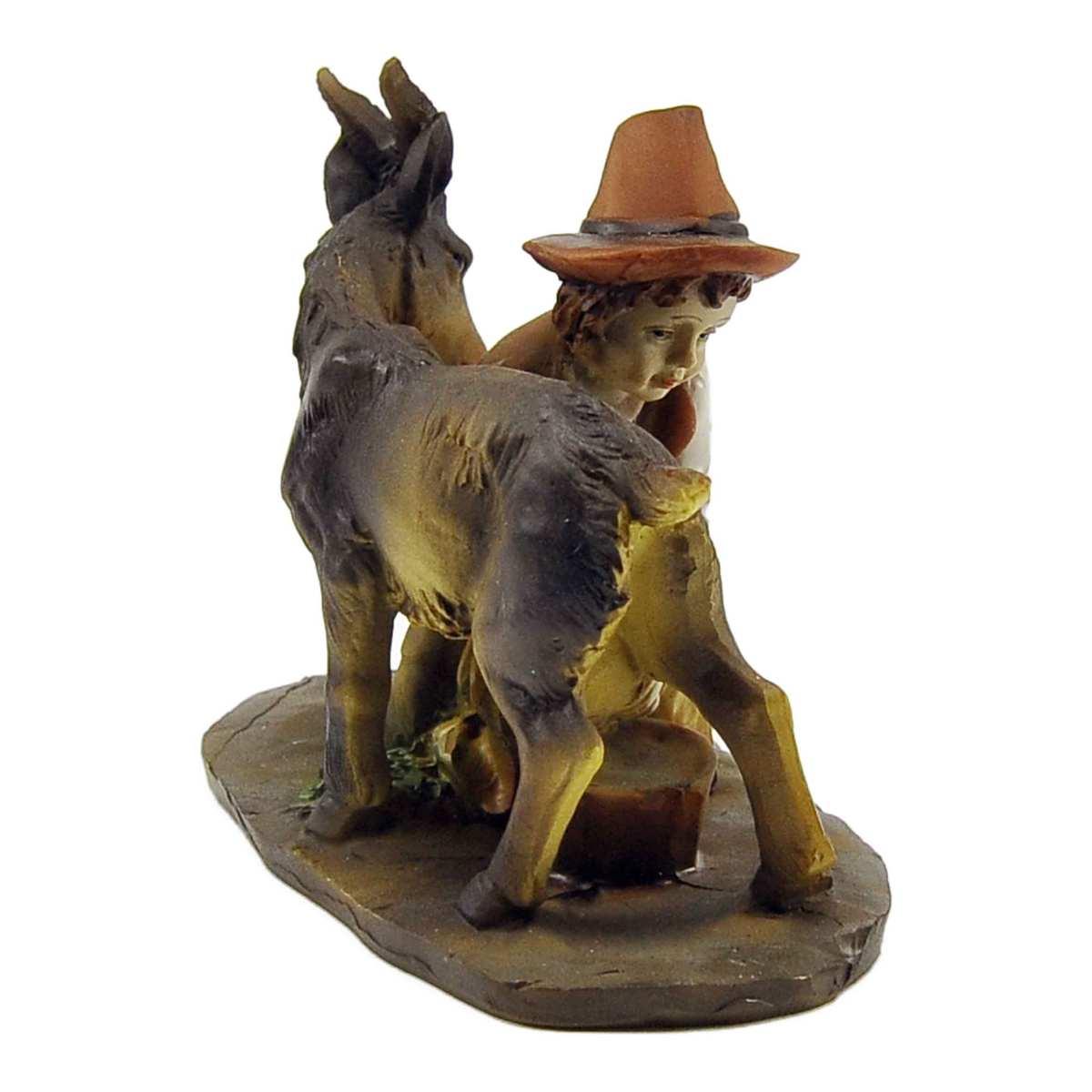 Statua cm.15 Bambino Che Munge La Capretta | M2 Store