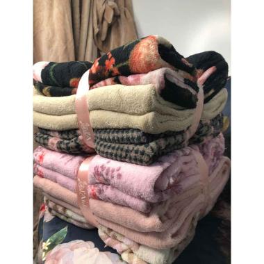 Coperta Plaid Friends Fantasia cm.130x160 pz.3 | Atelier17