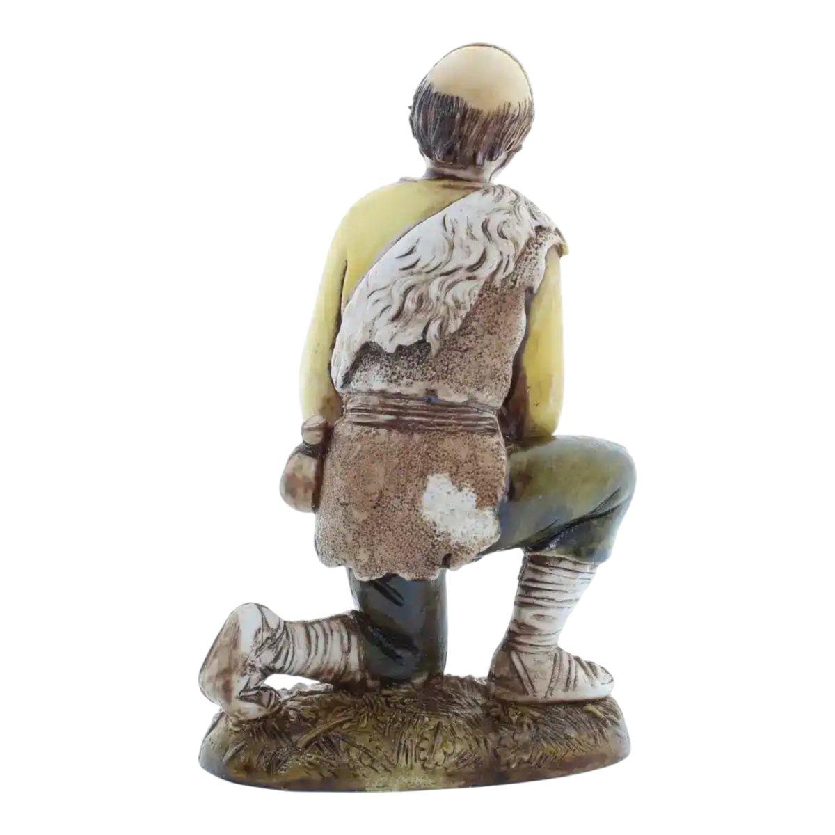 Statua cm.12 Inginocchiato con Cesto Uova |Moranduzzo