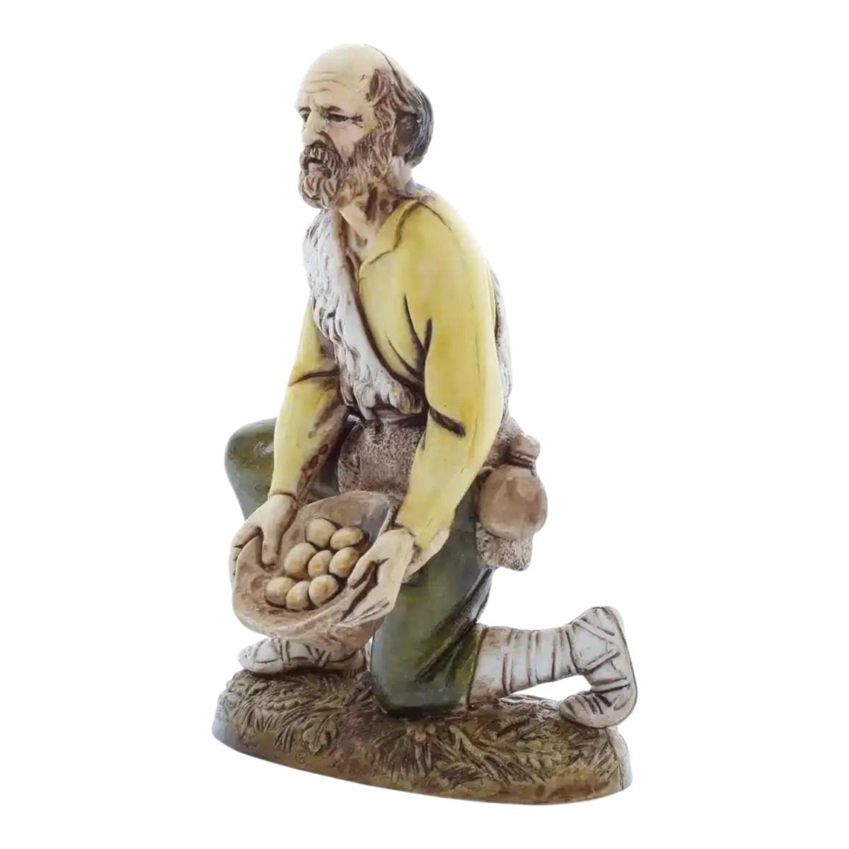 Statua cm.12 Inginocchiato con Cesto Uova |Moranduzzo