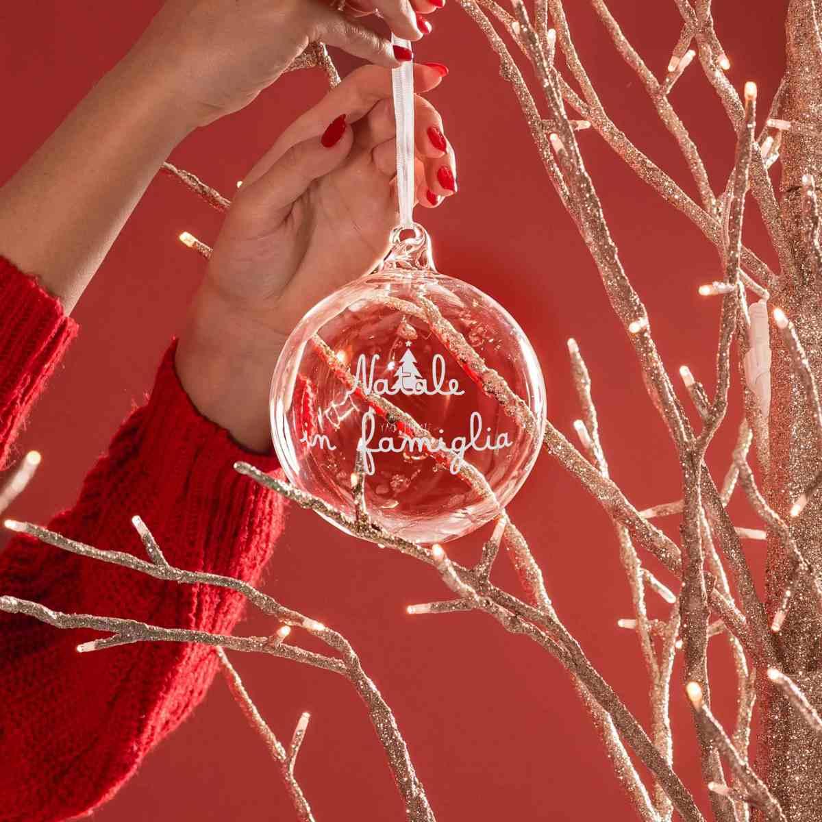 Pallina Natale Vetro cm.Ø12 con Scritta Natale in Famiglia |_487